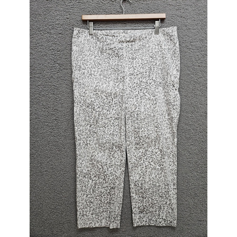Chico's So Slimming Cropped Pants 2 White Gray Leopard Animal Print Stretch